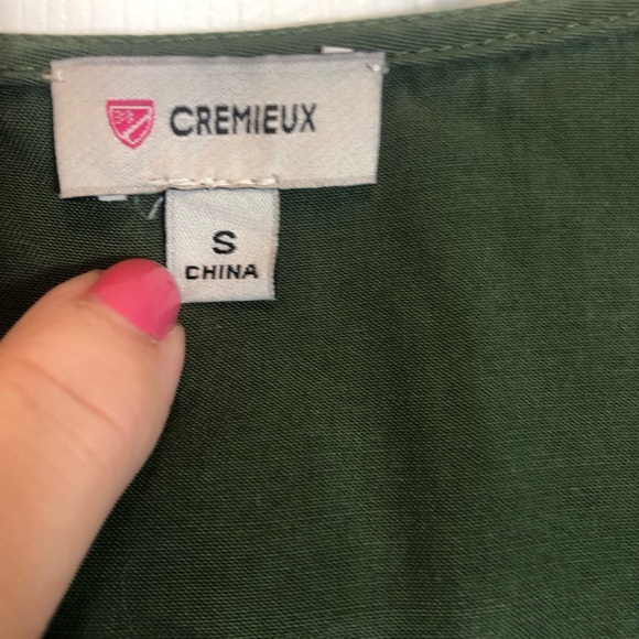 Cremieux Ruffle Short Sleeves with V-Neck Dress. Size Small - Picture 6 of 9